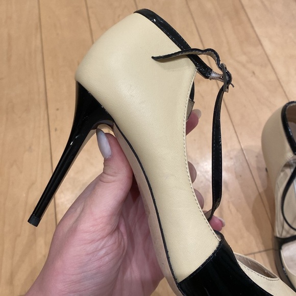 Jimmy Choo Patent Leather 133 Twist Nude Black Buckle Pointed Toe Heels Pumps 38 - Picture 9 of 16